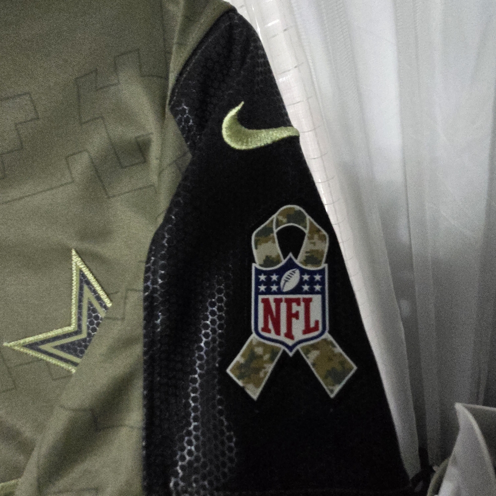 Dallas Cowboys Salute to Service women NFL Jersey - Picture 5 of 6
